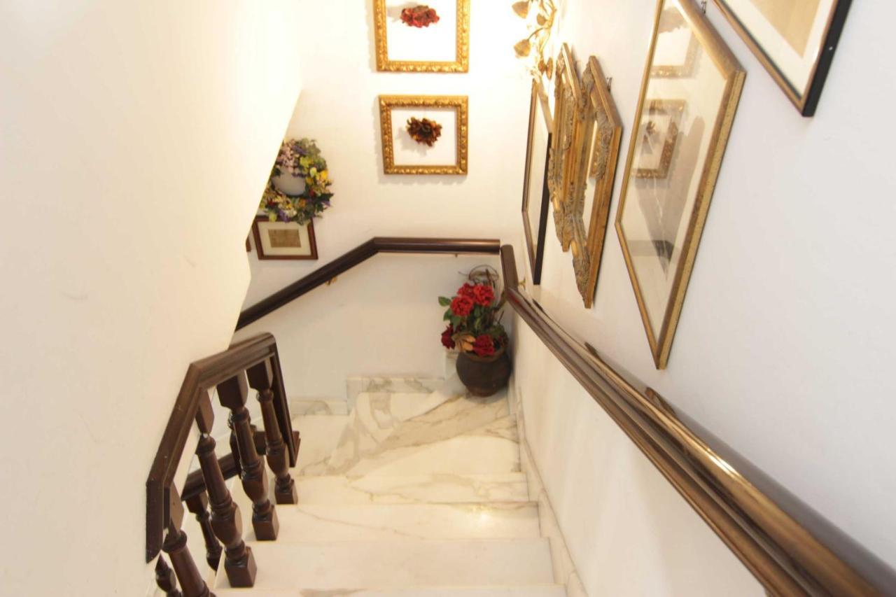 L'Arrocco Bed And Breakfast Марина-ди-Каррара Экстерьер фото